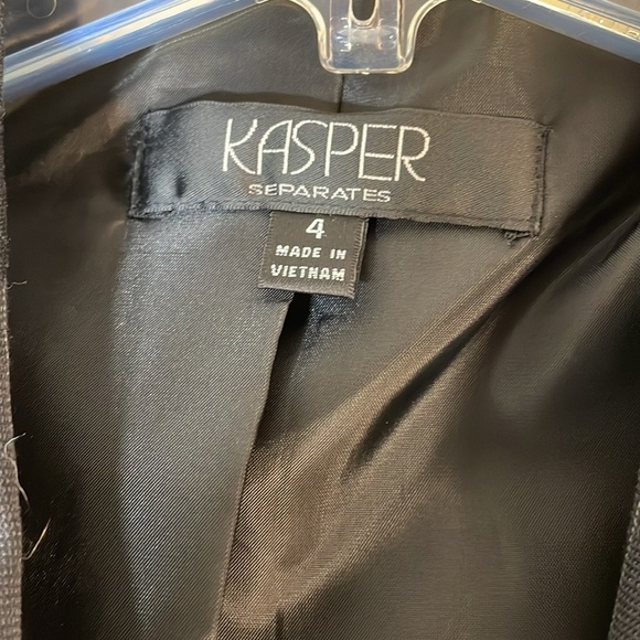 NWT. KASPER 4 Simply Chic Black Pinstripe One Button Peplum Blazer. - Picture 3 of 11